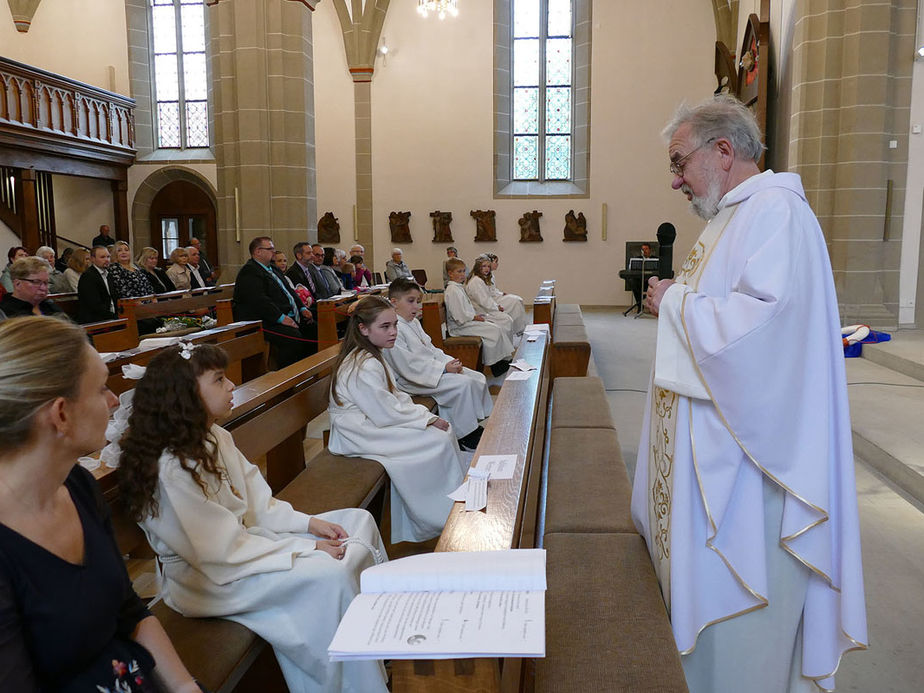 Feier der 1. Heiligen Kommunion in Sankt Crescentius (Foto: Karl-Franz Thiede)